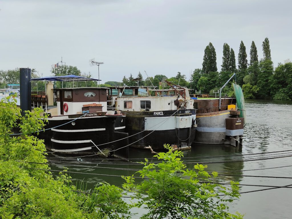 Péniches à Conflans